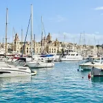 Entire Historical Palacinho De Sao Antonio Birgu