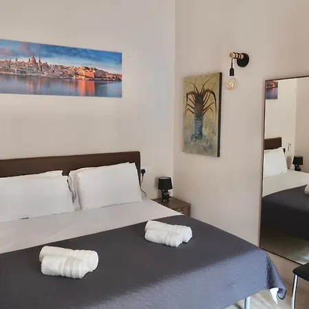 Entire Historical Palacinho De Sao Antonio Birgu