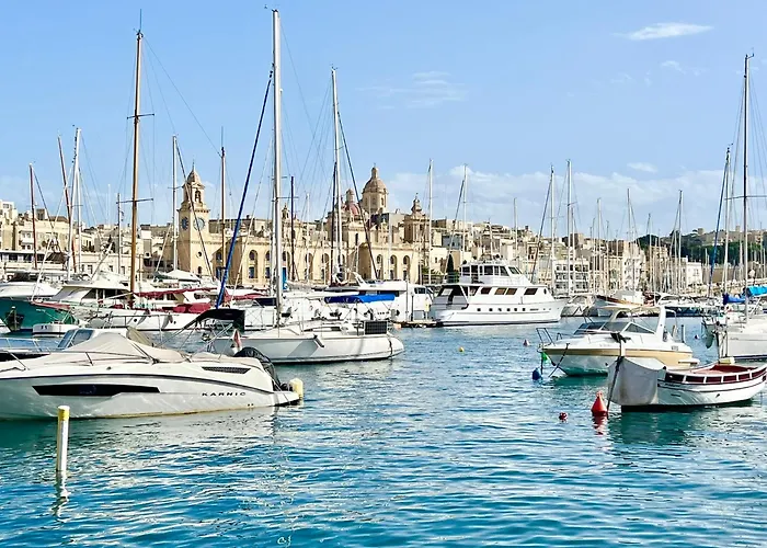 Entire Historical Palacinho De Sao Antonio Birgu